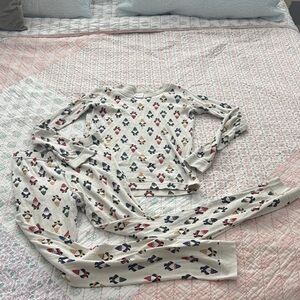 Hanna Andersson Cream Pajama Set with adorable gnome Colorful Print